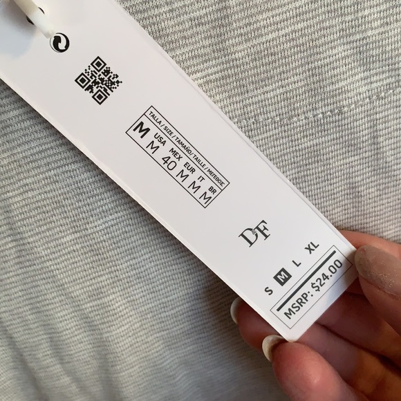 🎉Host Pick🎉 Denim & Flower Toucan Short Sleeve Tee - Picture 6 of 6